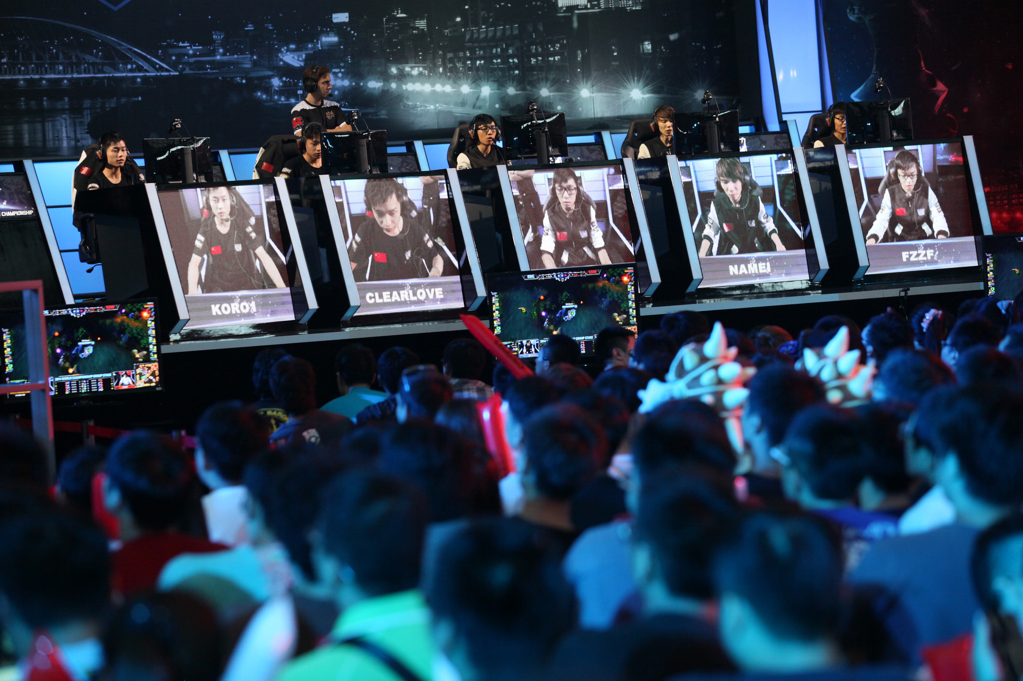 Ruler与Viper职业比赛1打2反杀，谁是世界第一AD？